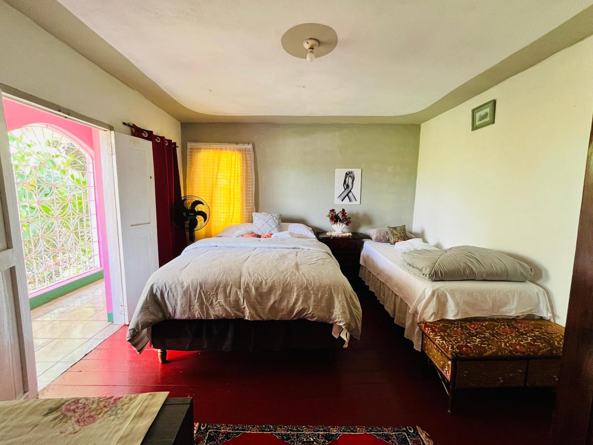 Nine Miles Cultural Hangouts And Tours Stepney Экстерьер фото